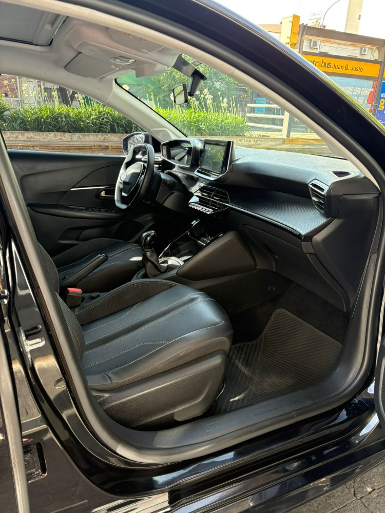 Peugeot 208 Allure — foto 14